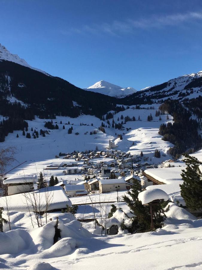 Haus Schwarz Villa Savognin Buitenkant foto